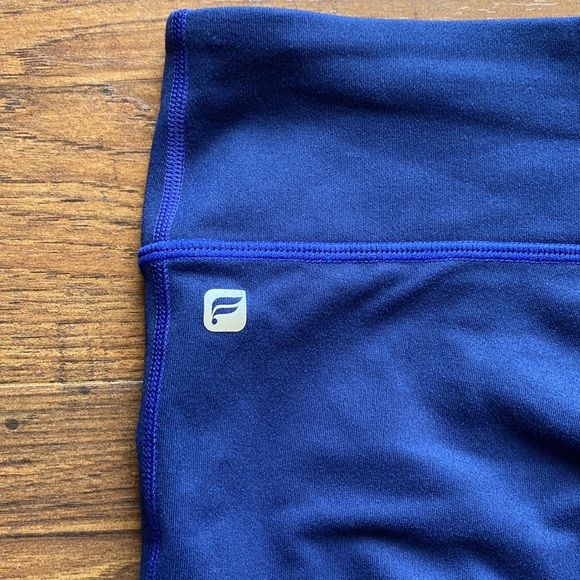 Salar Statement Powerhold Fabletics Legging - Picture 3 of 7